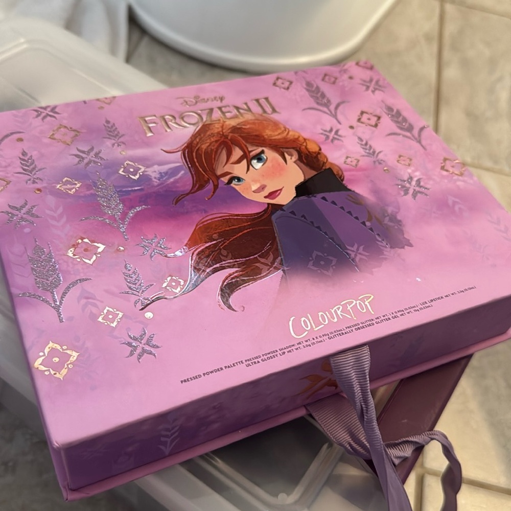 LIMITED EDITION Frozen 2 Anna Colour Pop Makeup Box